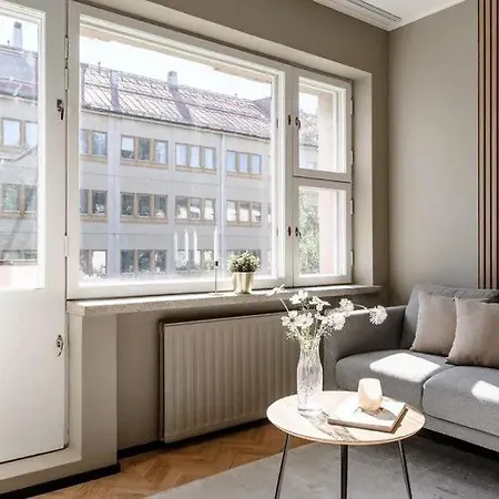 Modernin Kaksio Keskustassa Autopaikalla * オウル